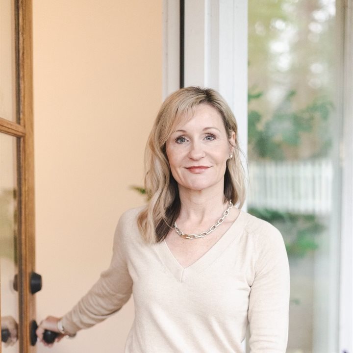 Gina Nicholson